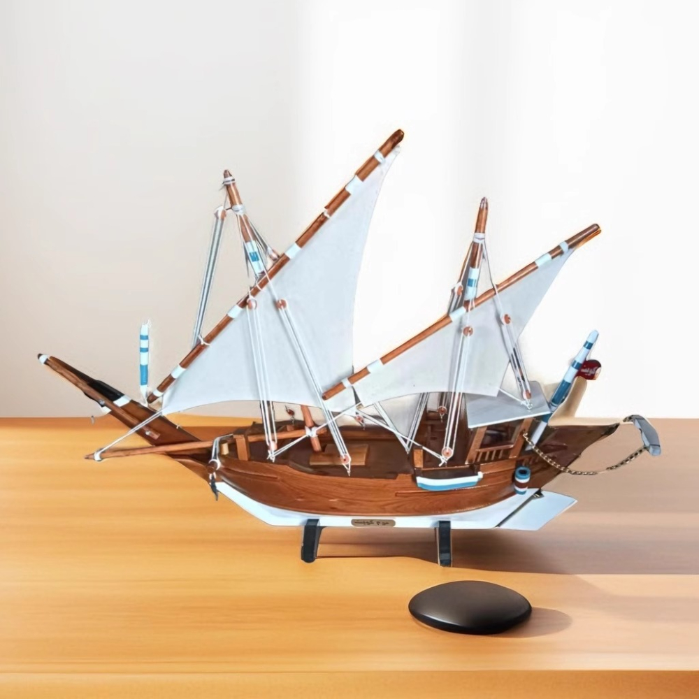 Wooden Sailboat Ornament Simul - Home Decor Simulator recension och pris